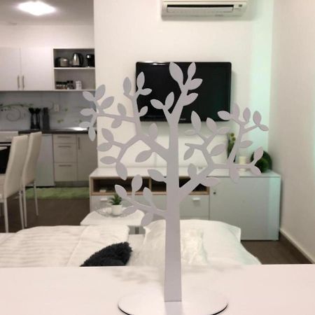 류블랴나 Modern Center Studio Under The Castle - Free Parking 아파트 외부 사진