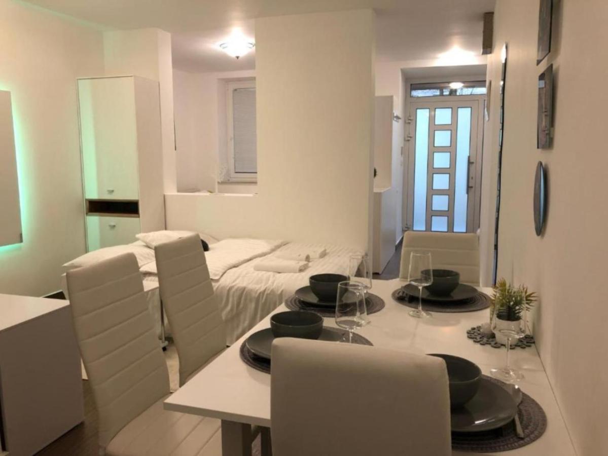 류블랴나 Modern Center Studio Under The Castle - Free Parking 아파트 외부 사진